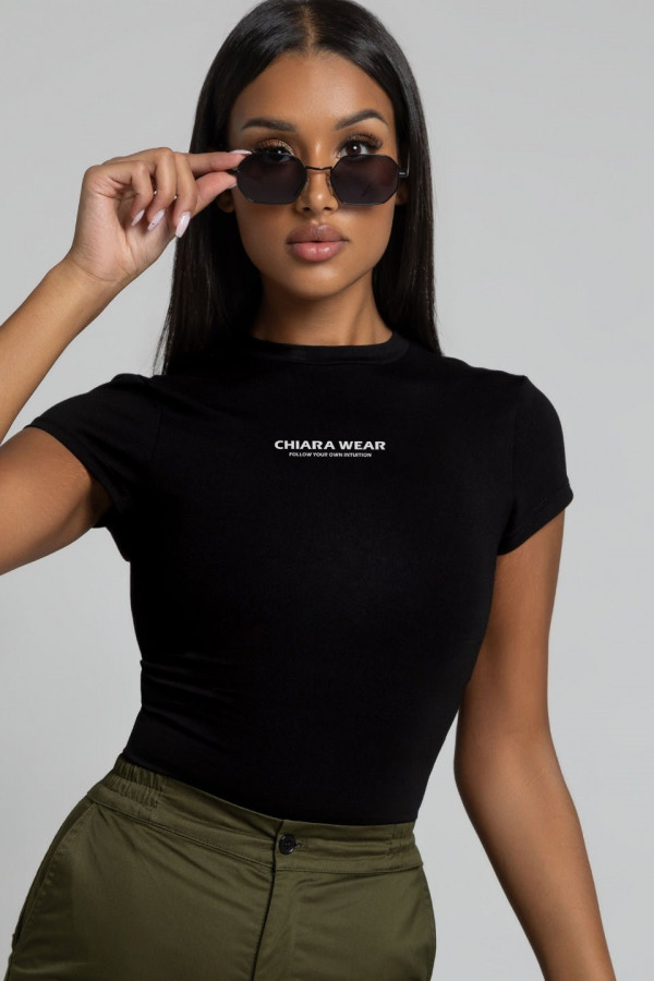 Krótki dopasowany t-shirt typu motylek nadruk CHIARA - czarny