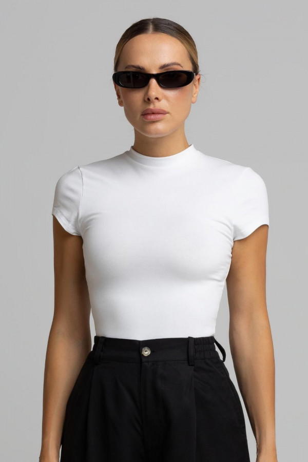 Krótki dopasowany t-shirt - biały