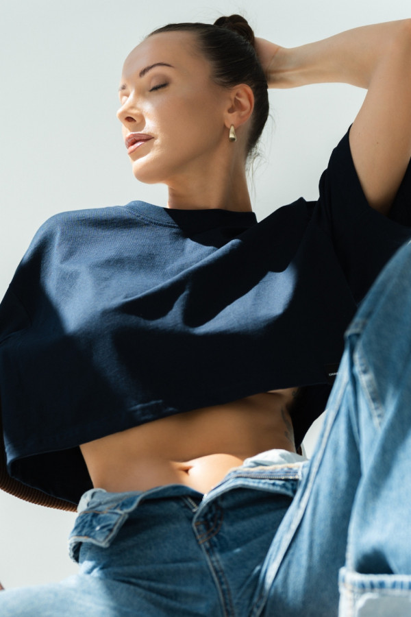 T-shirt CROP TOP - granatowy