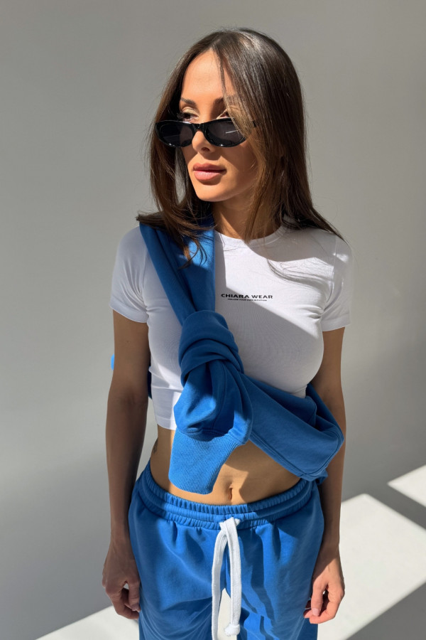 Krótki dopasowany t-shirt nadruk CHIARA - biały 2